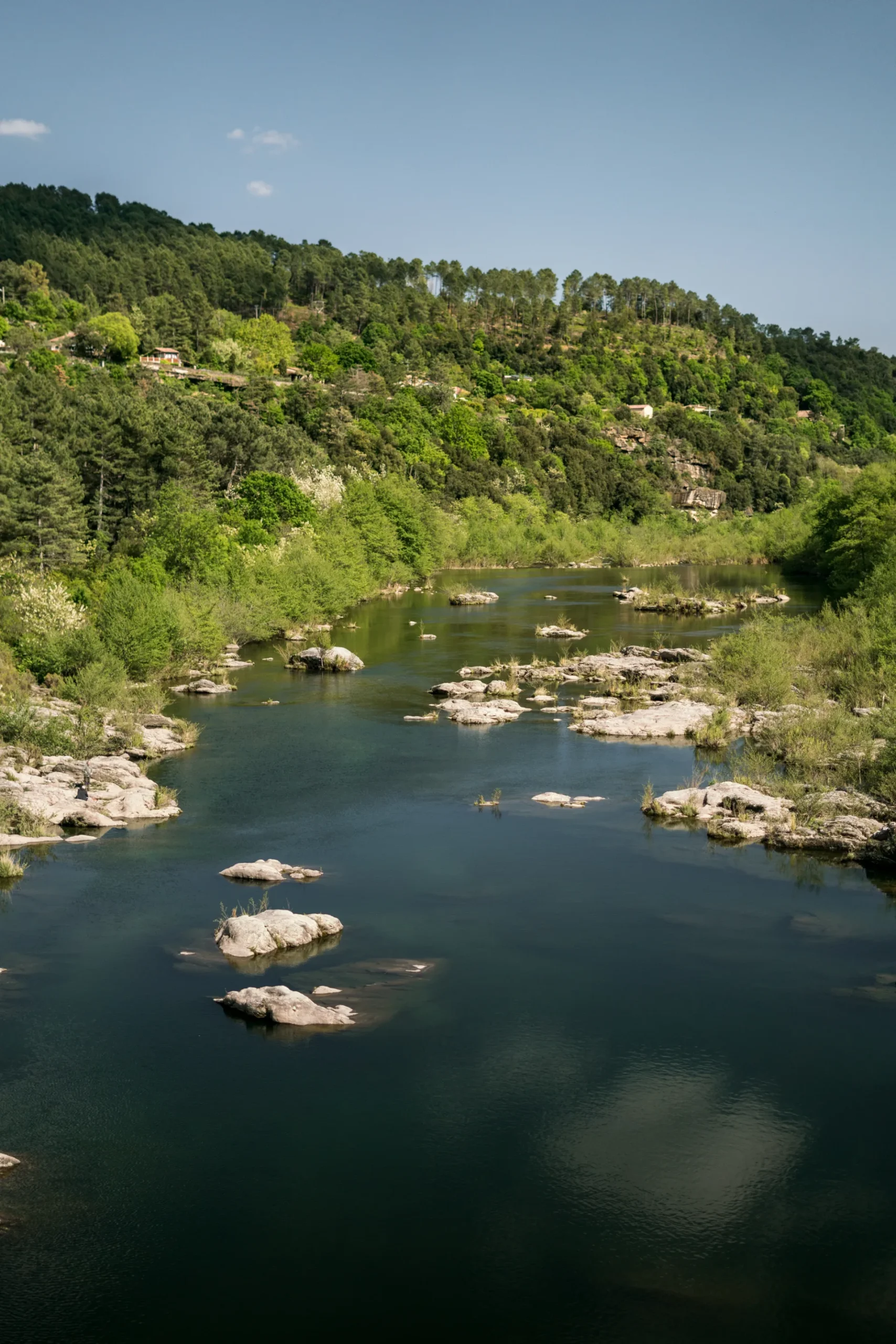 Vue du Pont de Gravières sur le Chassezac
