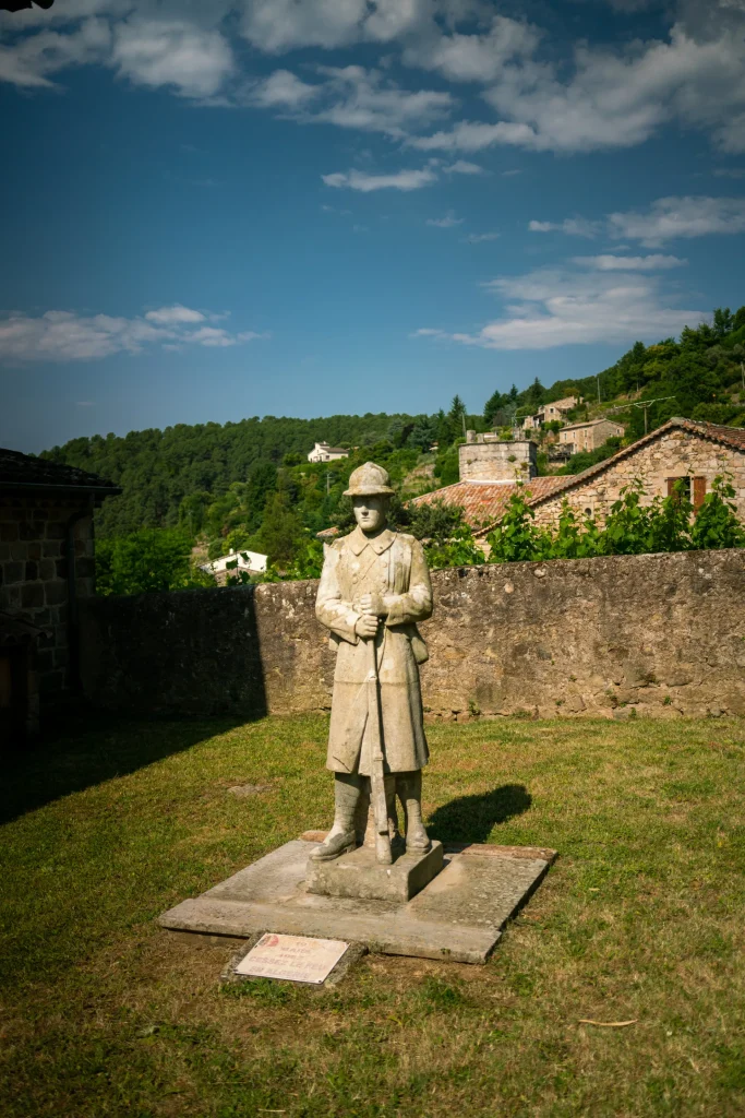 Monuments aux morts du Village de caractère de Ribes