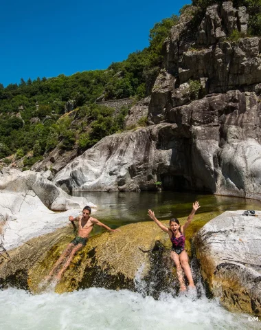 Baignade en rivière : les bons gestes pour préserver la nature en Cévennes d’Ardèche