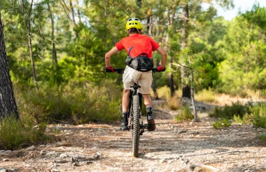 🚴🔴 3 idées de parcours VTT rouges à découvrir en Cévennes d’Ardèche