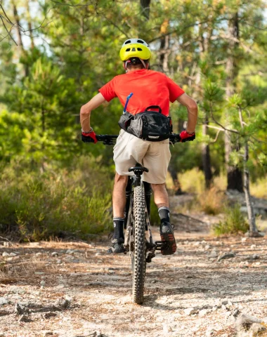 🚴🔴 3 idées de parcours VTT rouges à découvrir en Cévennes d’Ardèche