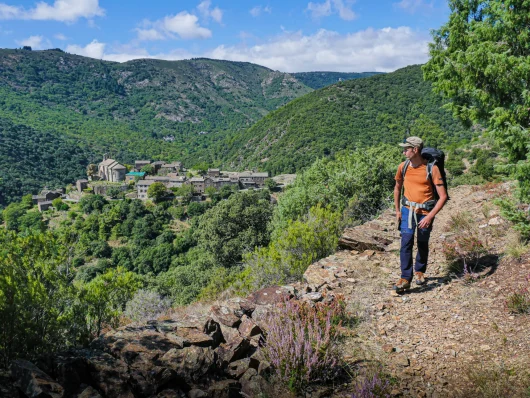 Malbosc perle cévenole entre granite et châtaigniers