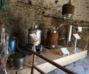L’atelier de distillation